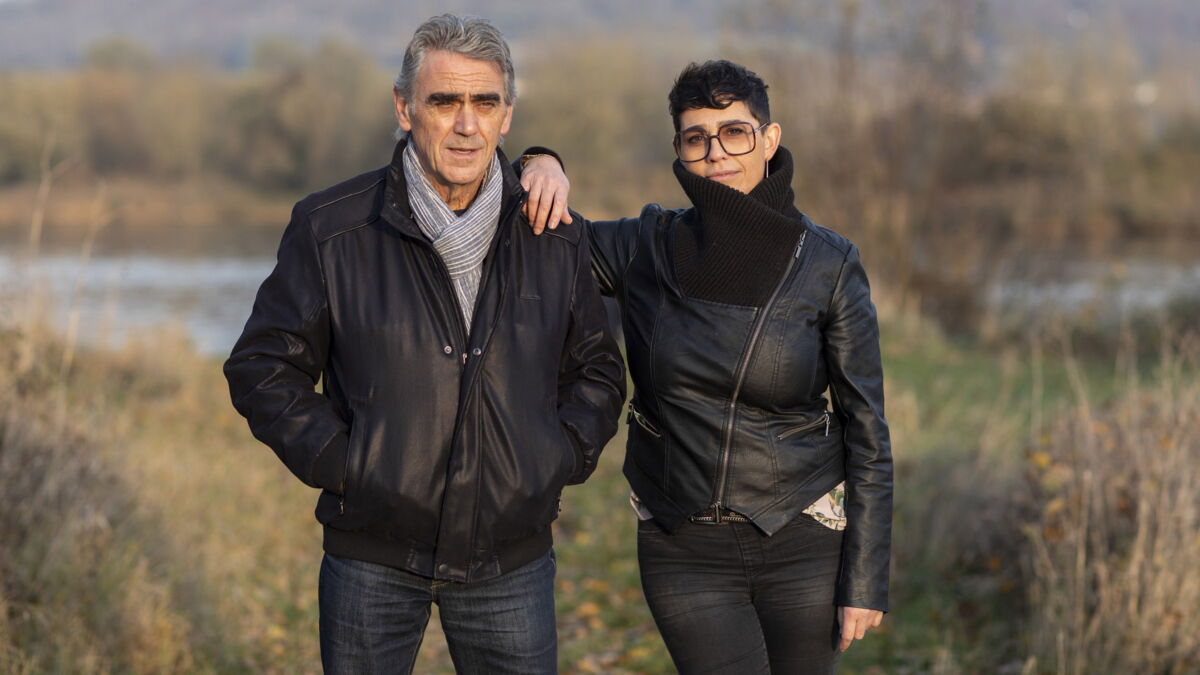 L Amour Est Dans Le Pre 22 Qui Sont Jean Paul Et Emmanuelle Le Pere Et La Fille Qui Cherchent L Ame Soeur Voici L Amour Est Dans Le Pre 22 Qui Sont Jean Paul Et Emmanuelle Le Pere Et La Fille Qui Cherchent L Ame Soeur Voici