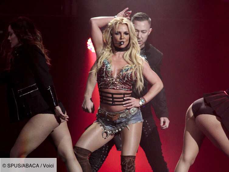 Britney Spears enceinte : la chanteuse montre son « petit ventre » di Instagram