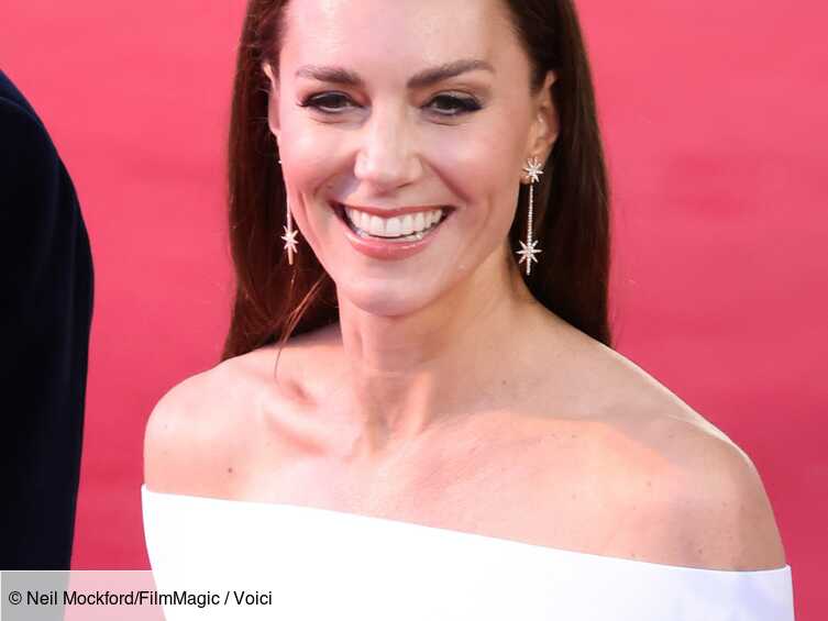 PHOTO Kate Middleton : quelle morphologie peut porter une robe à épaules dénudées comme la Duchesse de Camb...