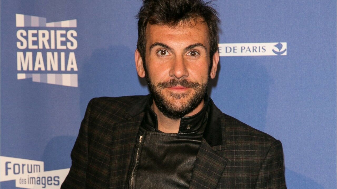 Laurent Ournac Chante Avec Gilbert Montagné Camping Paradis au ski : le grand regret de Philippe Lavil au sujet de son  rôle de père dans la série - Voici