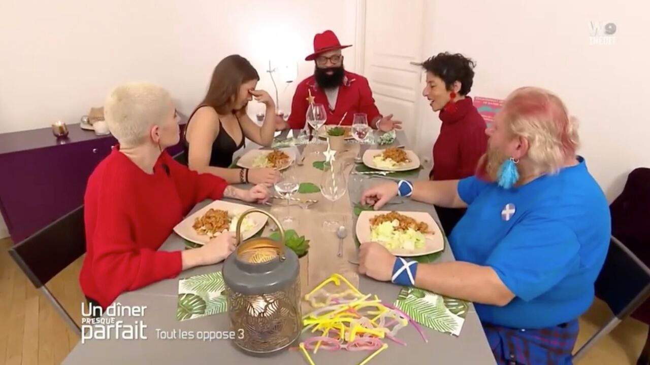 Un Dîner Presque Parfait Cette Semaine Candidat VIDEO Un dîner presque parfait : un candidat sert un plat brûlé, ses  convives ne le ratent pas ! - Voici