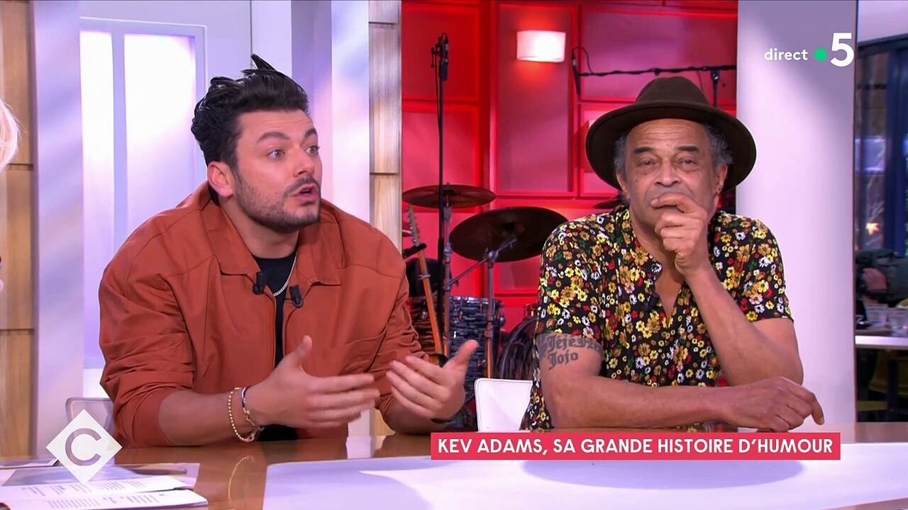 On Deteste Tous Kev Adam Je ne supporte pas » : pourquoi Kev Adams refuse d'avoir des miroirs chez  lui (Zaptv) - Voici