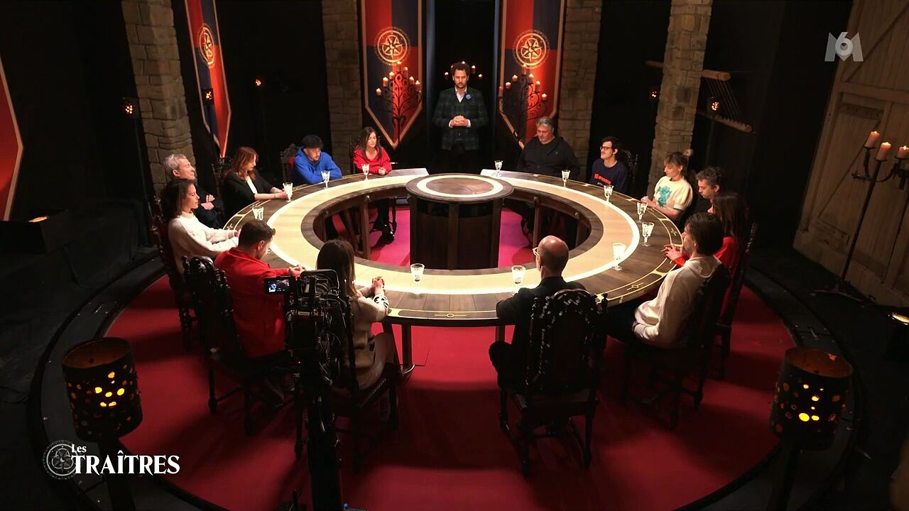 épisodes De En Traître émission De Télévision Delphine Wespiser (Les Traitres) : son étonnante technique pour démasquer  les traitres de l'émission - Voici