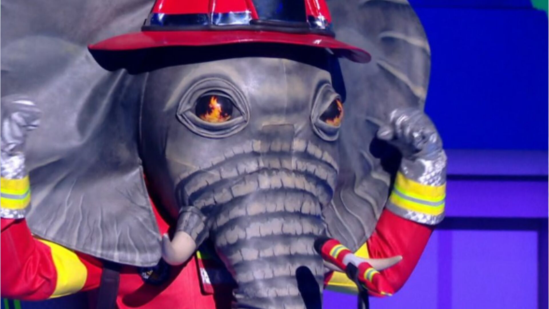 Keen V Recompense A Cannes Mask Singer : qui se cache dans l'éléphant ? Les internautes sont persuadés  de l'avoir démasqué - Voici
