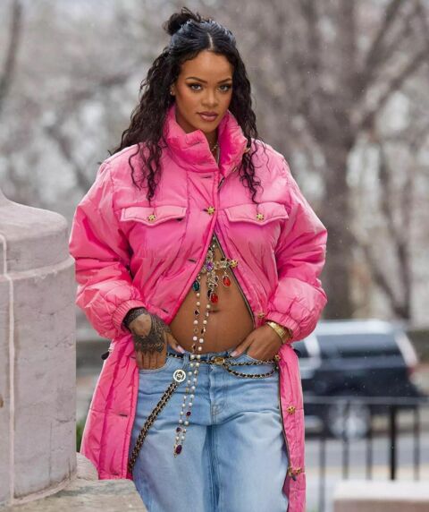 rihanna manteau rose