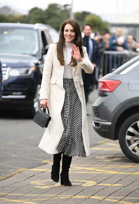 BON PLAN Kate Middleton : on a retrouvé sa jupe Zara, sold out en magasins,  sur Vinted ! - Voici