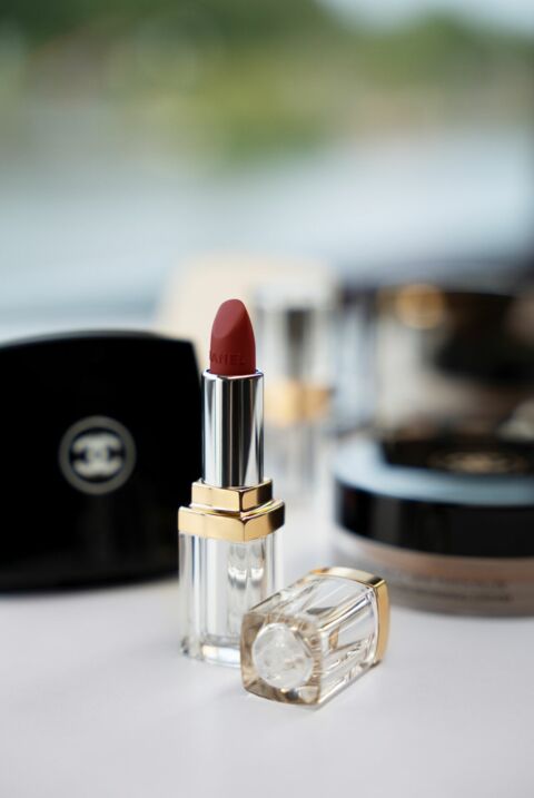 Rouge à lèvres : ce produit de luxe versatile sublime aussi bien les ...