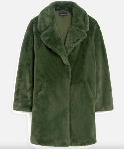Manteau en fausse fourrure vert Caroll, 120 euros au lieu de 240 euros