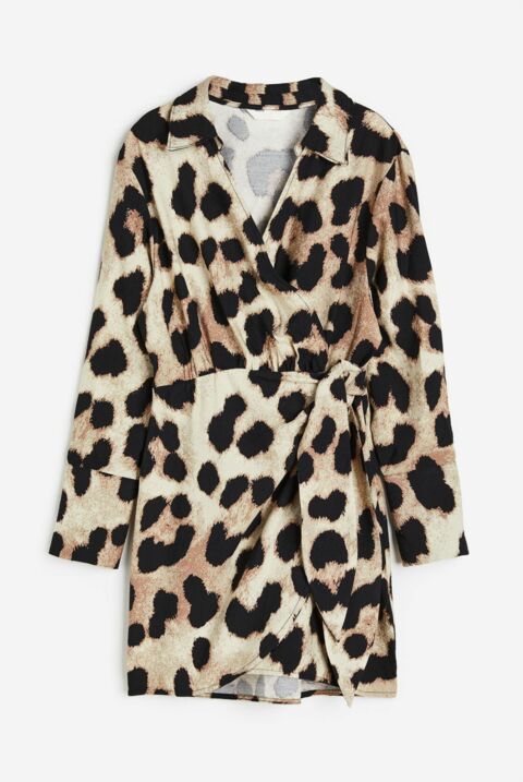 Robe croisée Beige clair/motif léopard, H&M, 24,99 euros.