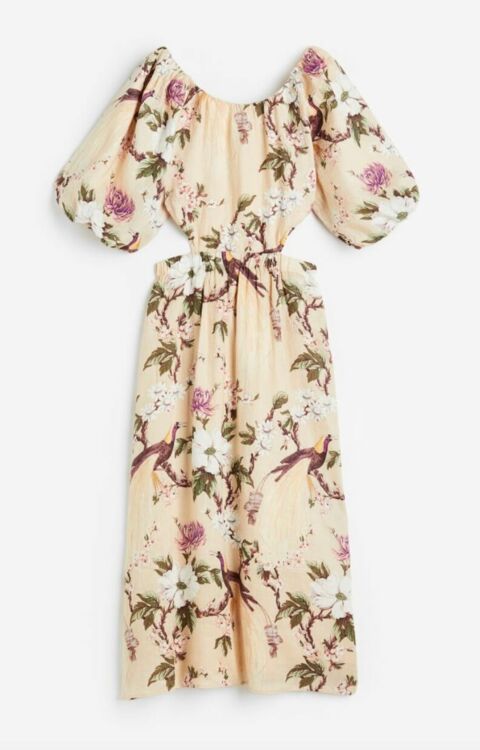 Robe volumineuse à fleurs avec ouvertures H&M, 49,99 euros