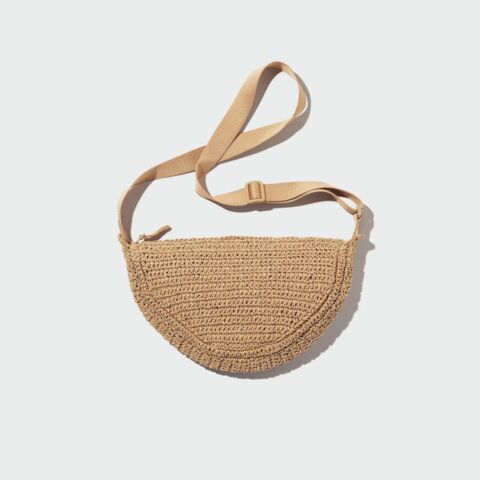 Mini-sac rond en crochet Beige, Uniqlo, 29,90 euros.