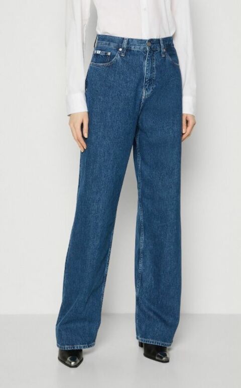 Jean taille haute relaxed fit Calvin Klein, 99,95 euros
