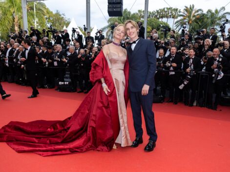 Cannes 2023 : Uma Thurman avec son fils Levon lors de la montée des marches de Jeanne du Barry