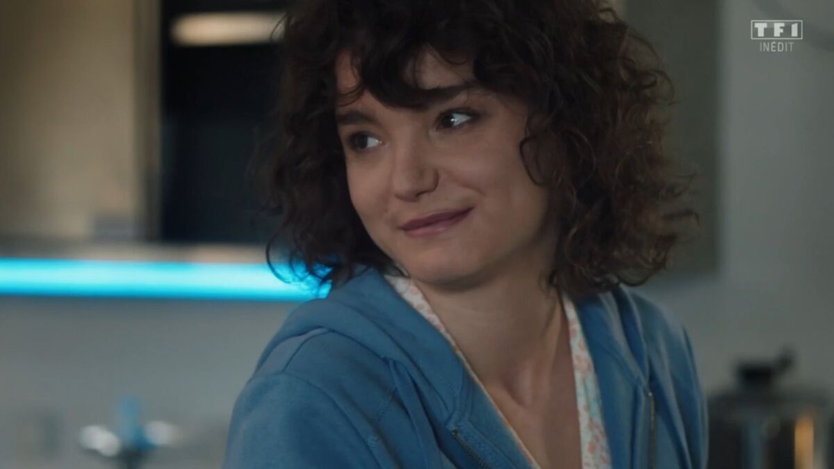 Axelle Dodier Et Sa Sœur Ici tout commence : qui est Axelle Dodier, l'interprète de Kelly Rigaut ? -  Voici
