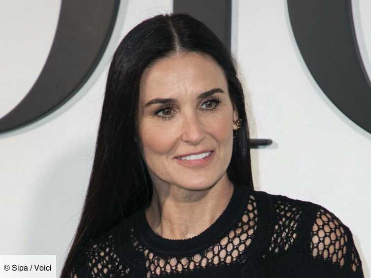 Photo Demi Moore Pose En Bikini Ans Et Moustille La Toile Voici