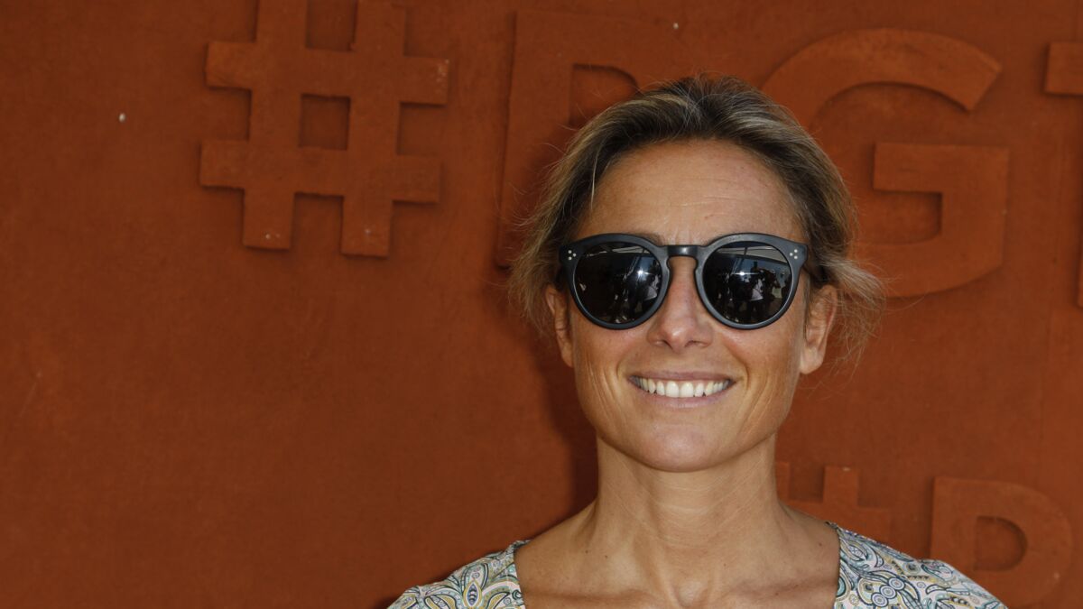 Anne Sophie Lapix En Maillot De Bain PHOTOS Anne-Sophie Lapix : son étrange bataille sur les réseaux sociaux  avec Bixente Lizarazu - Voici