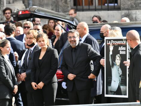 VOICI Hommage à Bernard Tapie à Paris : Brigitte Macron, Nicolas Sarkozy, Basile Boli réunis pour un dernier adieu