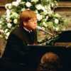 Cette raison pour laquelle Elton John a bien failli être évincé des obsèques de Diana - Voici