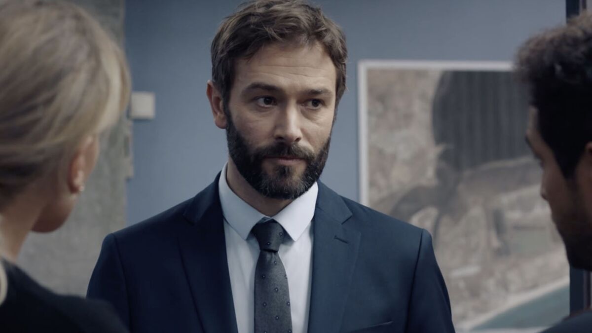 Dna Du 10 Mai 2022 Demain nous appartient : Charles Lelaure sur le départ ? La production de  la série répond - Voici