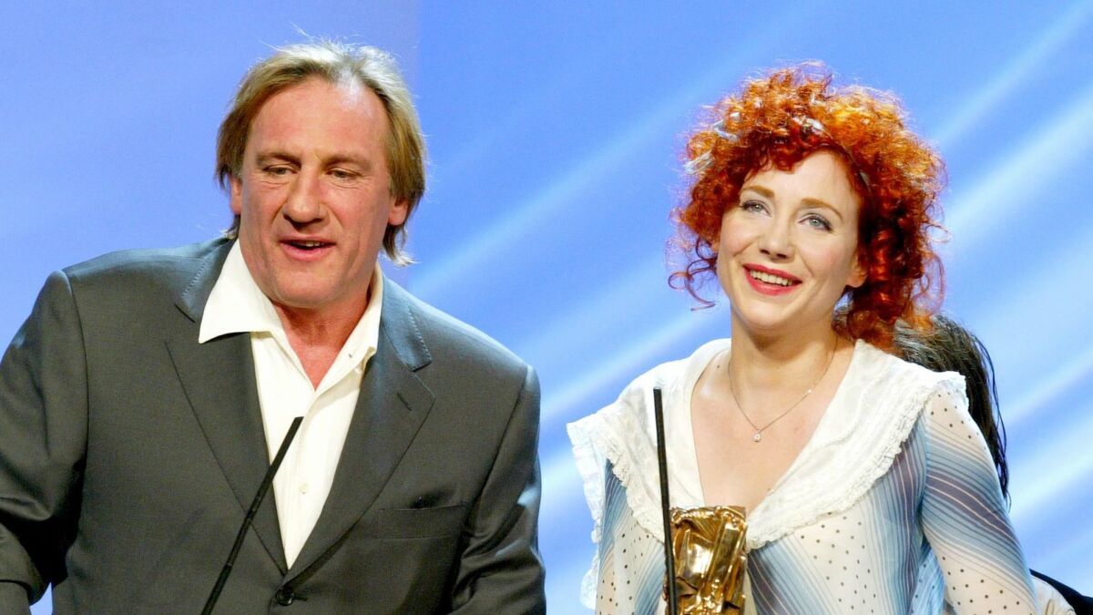 Qui Est La Mere De Julie Depardieu Gérard Depardieu : Julie Depardieu fait une étonnante révélation concernant  son rôle de grand-père - Voici