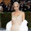 Met Gala 2022 : Kim Kardashian révèle le nombre impressionnant de kilos perdus pour rentrer dans sa robe - Voici