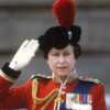 Elizabeth II : ce jour où la reine a été la cible de six coups de feu pendant Trooping the colour - Voici