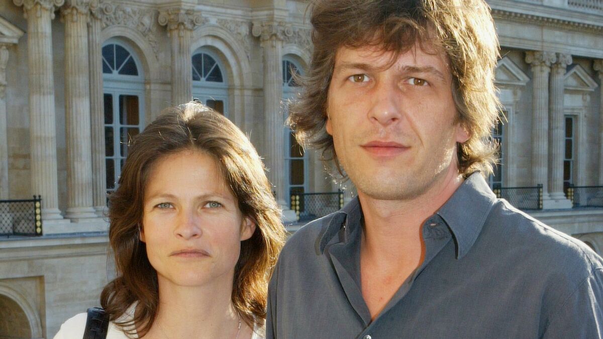 Qui Est Le Compagnon De Charlotte Valandrey Charlotte Valandrey : que devient Arthur Lecaisne, son ex-mari et père de  sa fille Tara ? - Voici