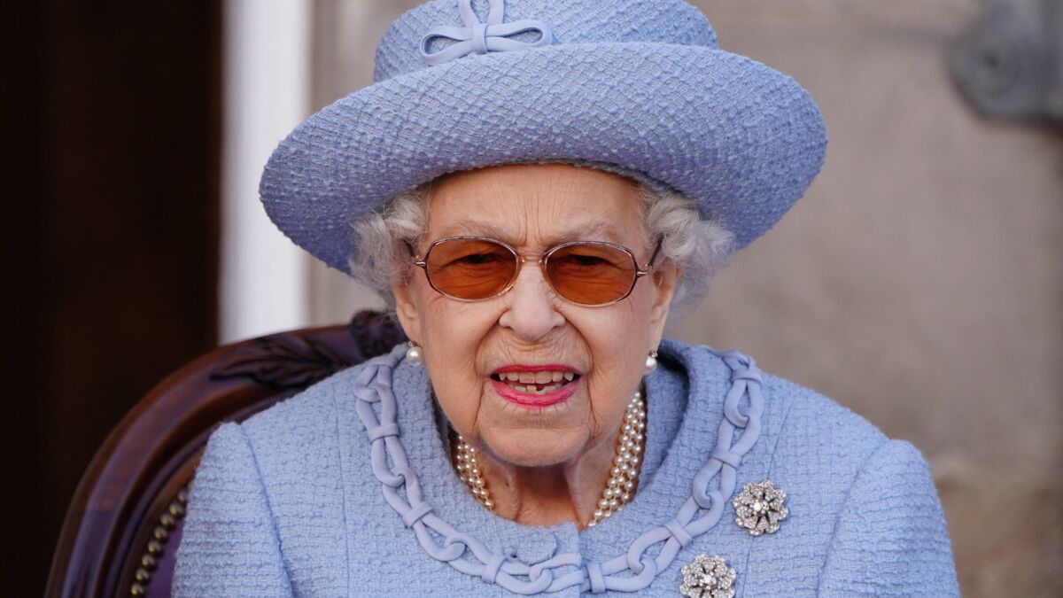 Dernieres Nouvelles De La Famille Royale D Angleterre Elizabeth II : ces nouvelles photos dévoilées qui rassurent les fans de la  reine - Voici