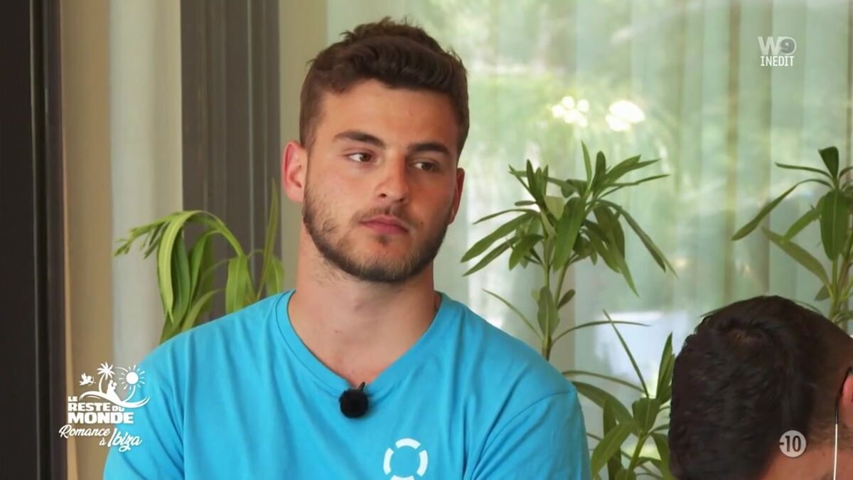 Les Cinquantes Vivi Ou Simon Le reste du monde : Simon Castaldi clashé par Laura Lempika après son  rapprochement avec Virginie (ZAPTV) - Voici