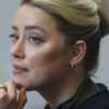 Amber Heard : l’actrice passe ses vacances avec une personnalité controversée, bannie de son procès - Voici