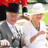 Mariage du prince Charles et Camilla Parker-Bowles : pourquoi la reine Elizabeth II et le prince Philip n’étaient pas présents ? - Voici