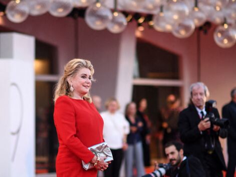 Mostra de Venise 2022 : Catherine Deneuve reçoit un Lion d'or d'honneur à la 79e édition