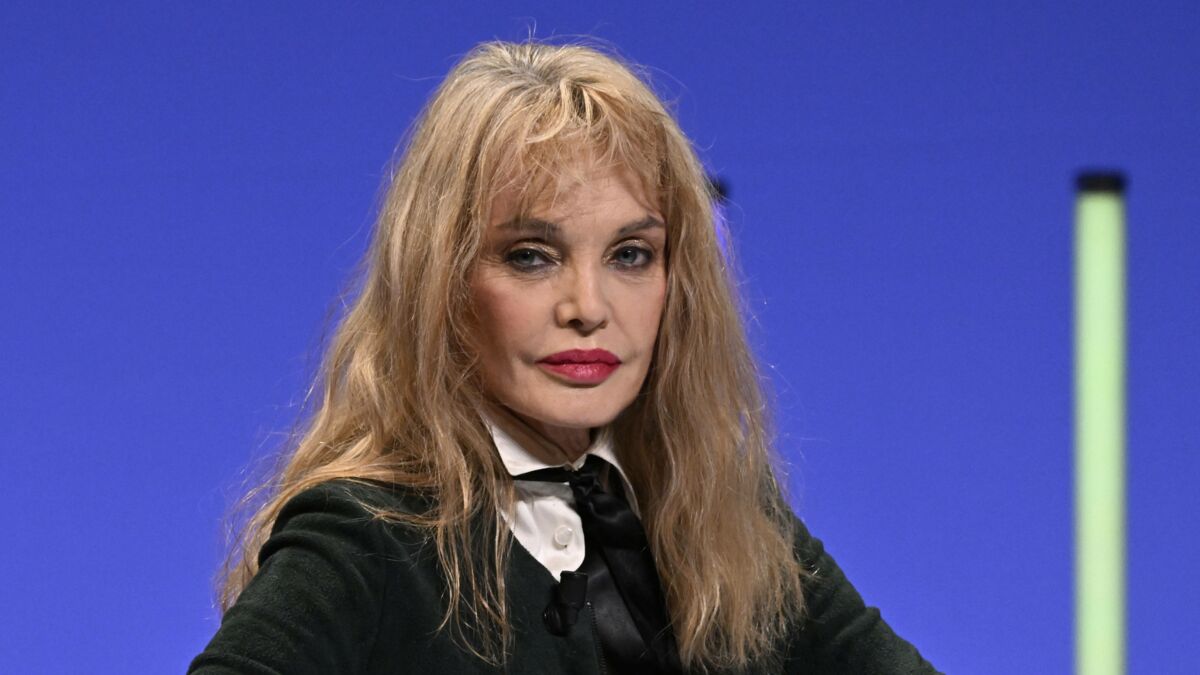 Quel Est L Age De Arielle Dombasle