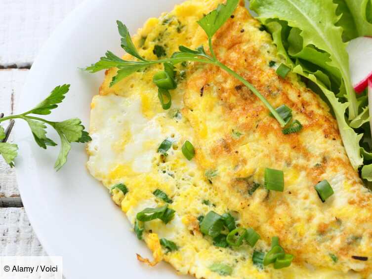 CUISSON Comment réaliser une omelette à la perfection pour qu'elle ne colle pas et reste moelleuse ?
