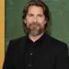 Christian Bale sans filtre : il fait une révélation fracassante au sujet de Leonardo DiCaprio - Voici