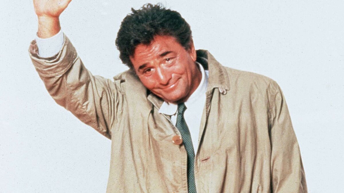 Dans Quel Episode Voit On La Femme De Columbo Peter Falk : qui est son épouse, Shera Danese, qui a incarné une meurtrière  dans la série Columbo ? - Voici