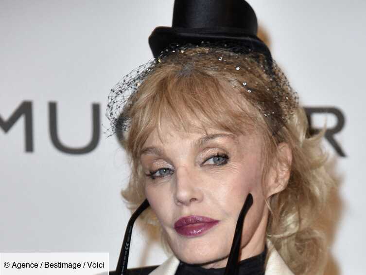 Arielle Dombasle celebrates Christmas: her latest video causes a sensation