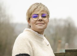 Perrine L amour Est Dans Le Pr 18 La Biographie De Perrine L perrine-l-amour-est-dans-le-pr-18-la-biographie-de-perrine-l