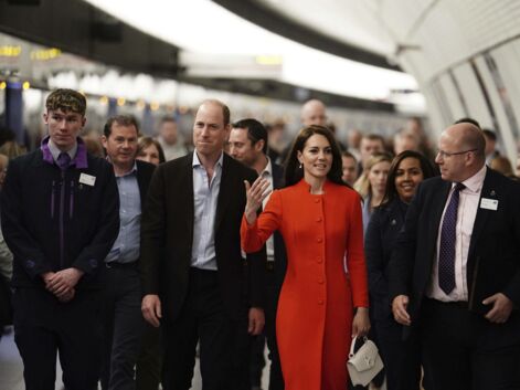 Le prince William et Kate Middleton dans le métro et au pub : le couple très complice fait sensation
