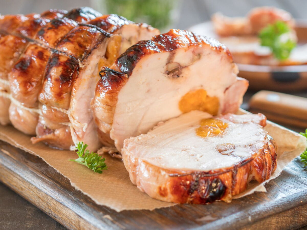 Rôti de dinde au four : les conseils pour une cuisson tendre comme un rôti de poulet