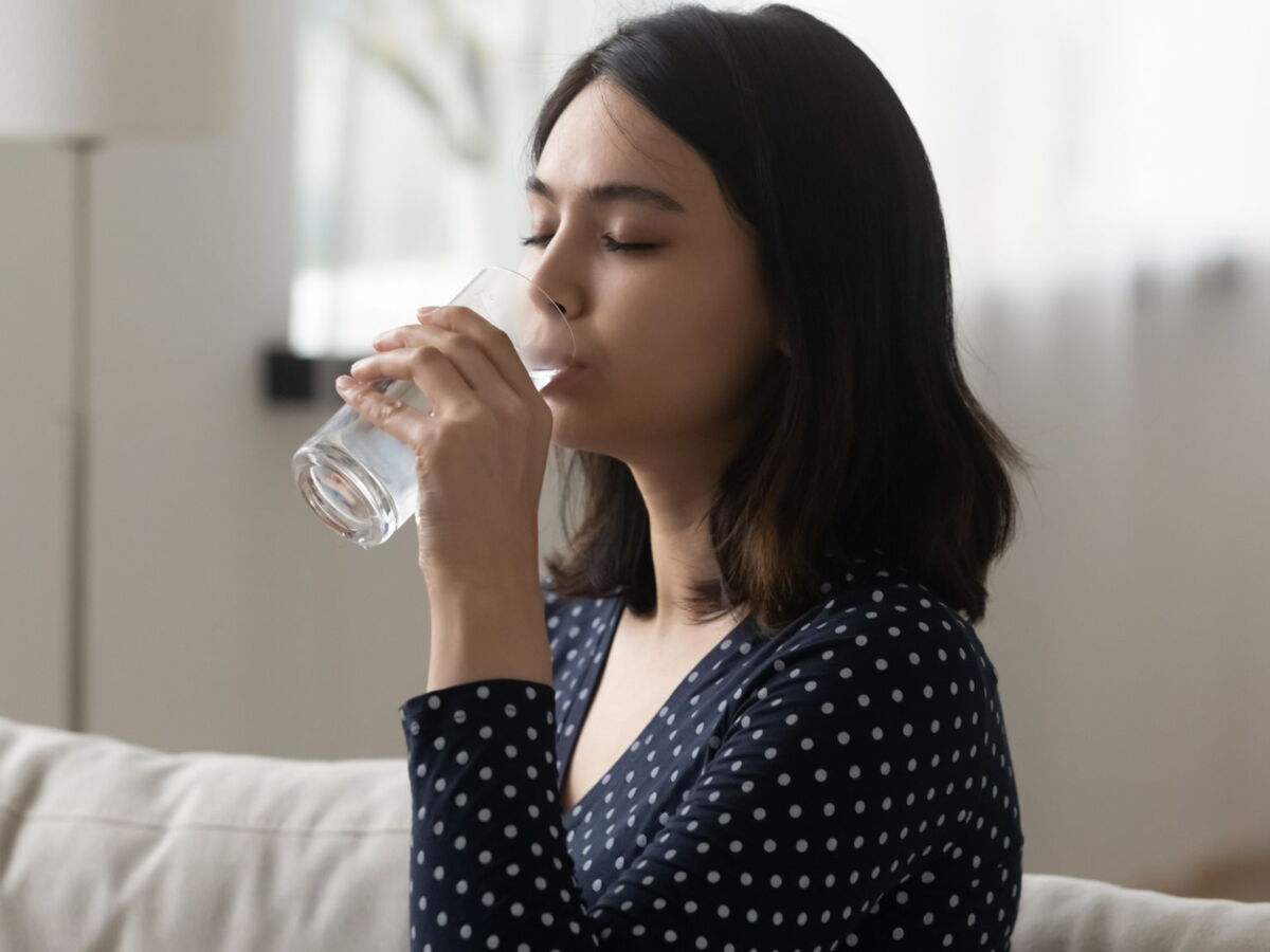 Hydratation et canicule : 5 erreurs à éviter absolument quand on boit de l’eau