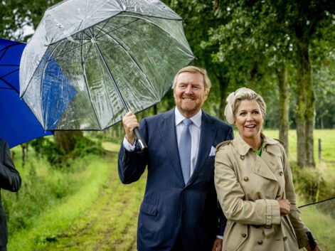 Le roi Willem Alexander et la reine Maxima très complices lors d'une visite dans la vallée de Gelderse aux Pays-Bas
