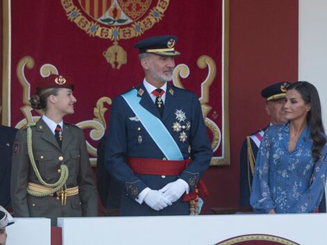 La famille royale d'Espagne assiste à la parade militaire