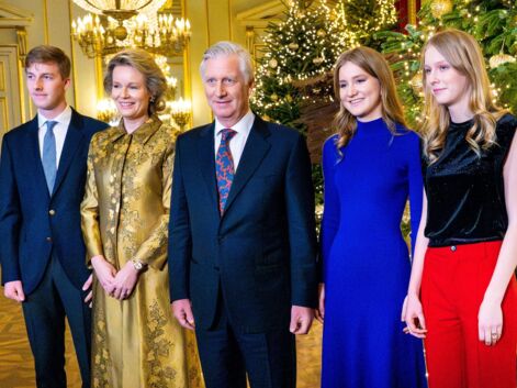 La famille royale de Belgique assiste au concert de Noël à Bruxelles, la princesse Elisabeth éblouissante