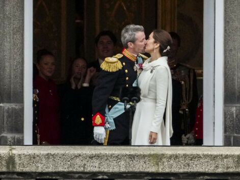 Frederik X est roi de Danemark : l'émotion de Margrethe II, le nouveau roi et de la reine Mary acclamés... Les images de cette journée historique 