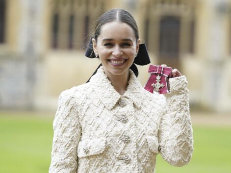 Emilia Clarke récompensée par le prince William à Windsor
