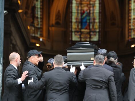 Obsèques de Jean-Yves Le Fur : Maïwenn en larmes, son fils présent... Du monde pour un dernier adieu