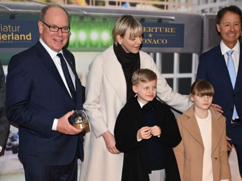 Gabriella et Jacques de Monaco découvrent une version miniature de Monaco avec leurs parents Albert II et Charlene
