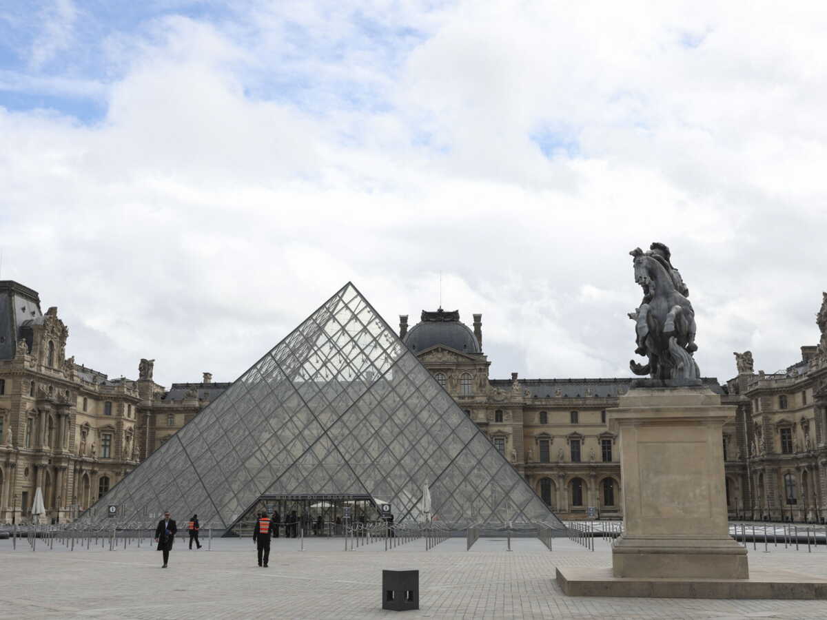 Cambriolage du Louvre : deux individus ont été interpellés, l'un était en fuite vers l'étranger