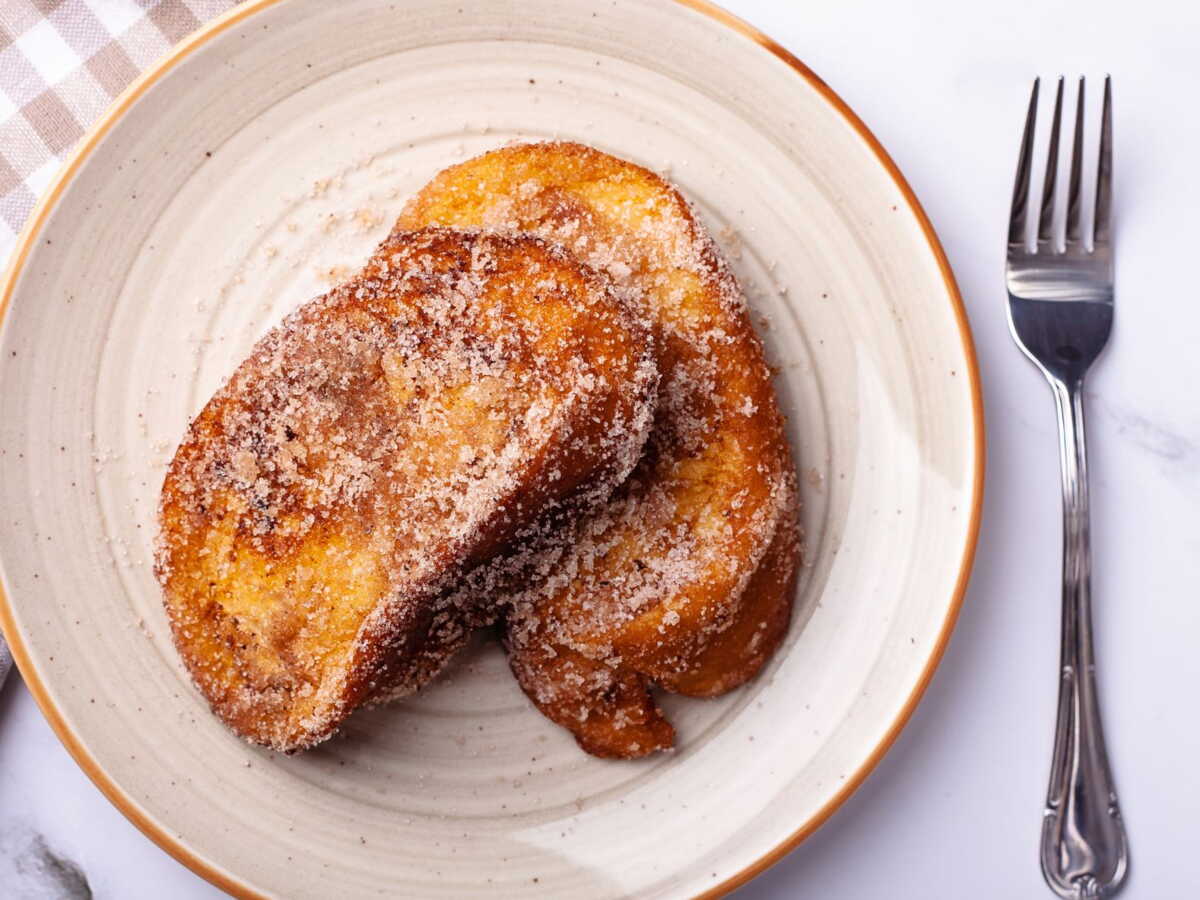 Torrijas : la recette traditionnelle du pain perdu catalan, moelleux et crémeux